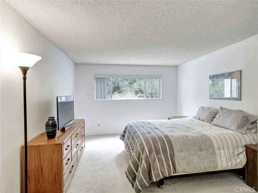 1230 Horn #408 West Hollywood, CA 90069