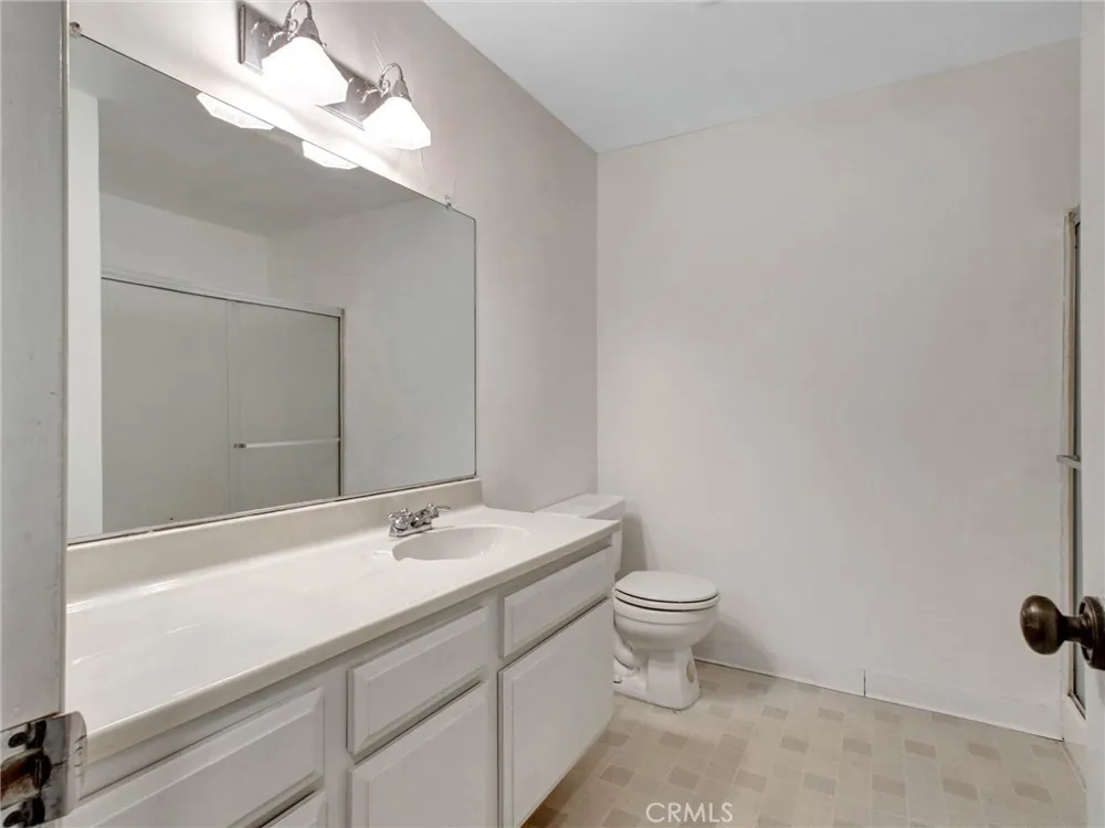 1230 Horn #408 West Hollywood, CA 90069