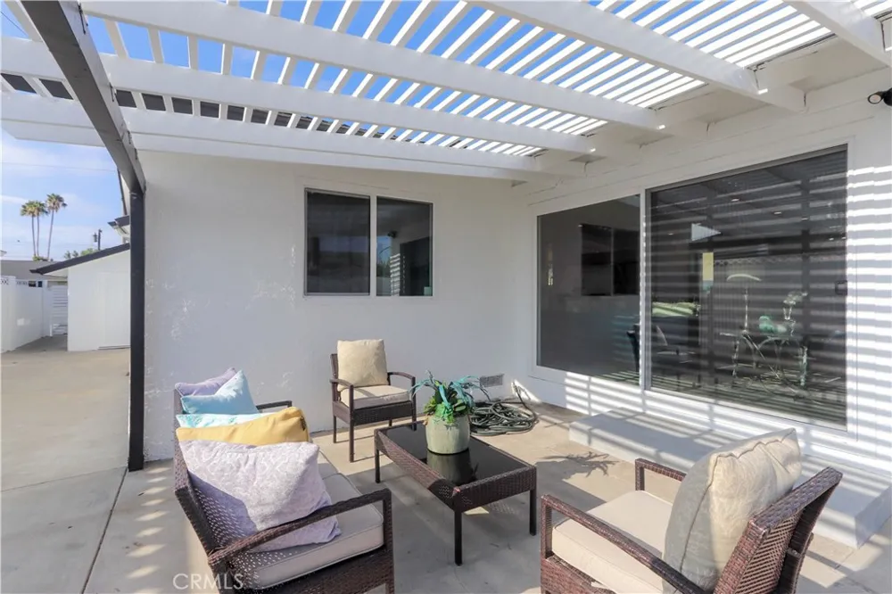 8363 Palais Stanton, CA 90680