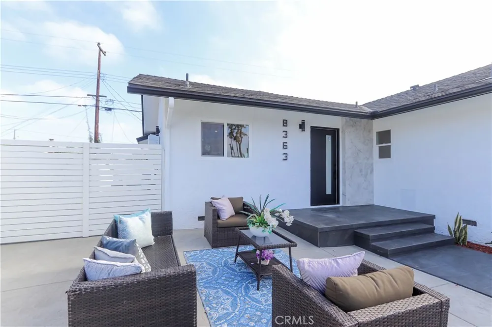 8363 Palais Stanton, CA 90680