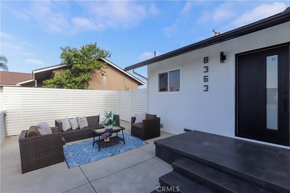 8363 Palais Stanton, CA 90680