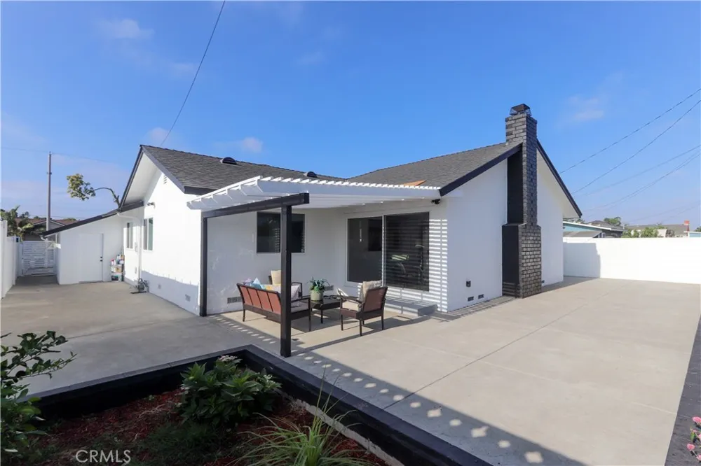 8363 Palais Stanton, CA 90680