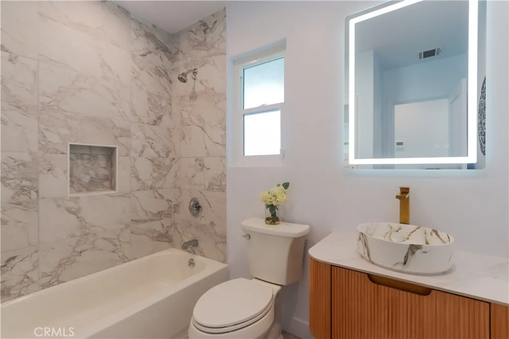 8363 Palais Stanton, CA 90680