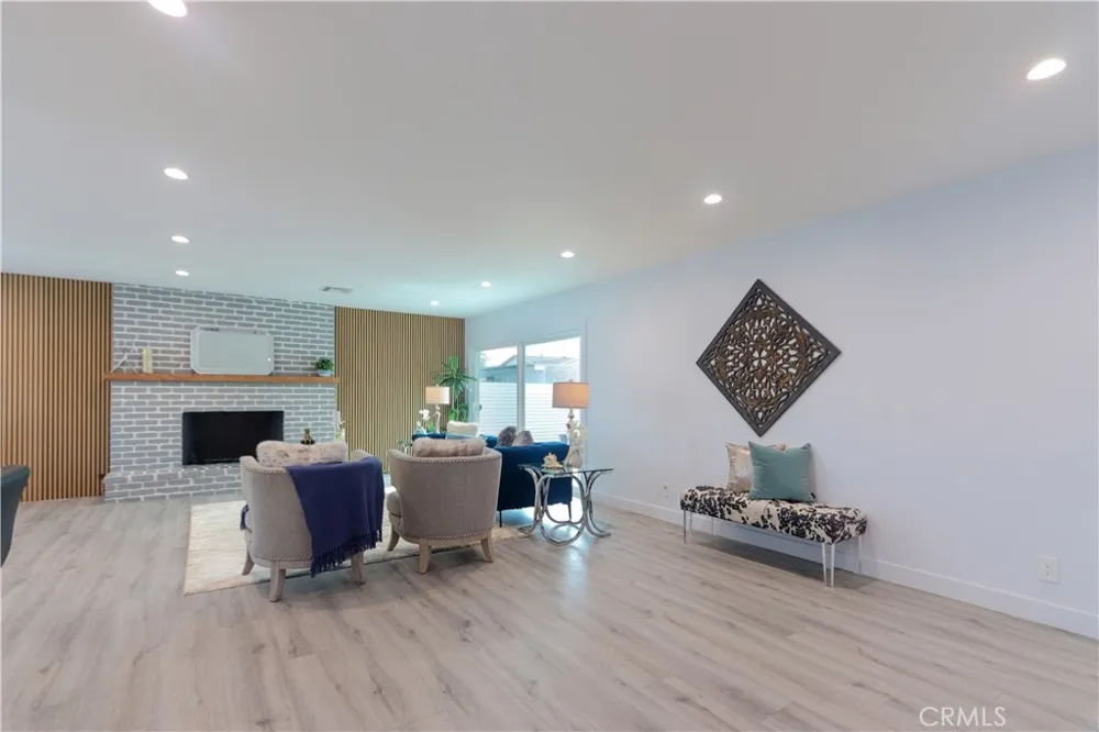 8363 Palais Stanton, CA 90680