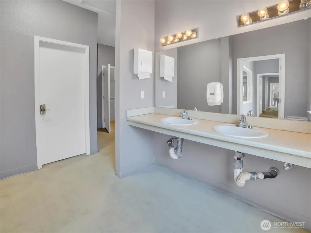 15433 Country Club Drive #C104 Mill Creek, WA 98012