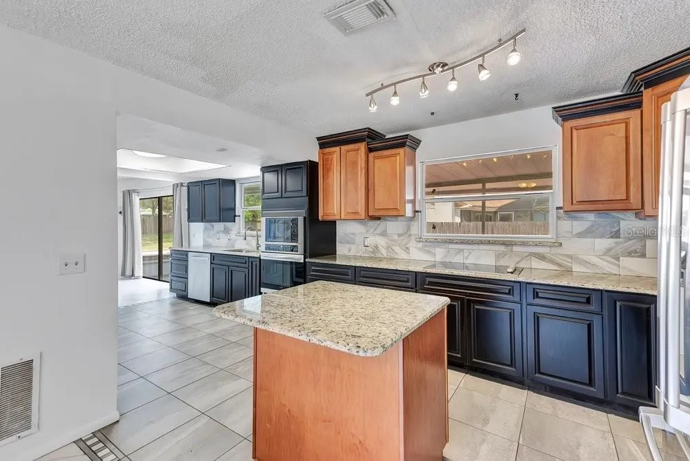 7517 QUAIL RUN COURT Orlando, FL 32819