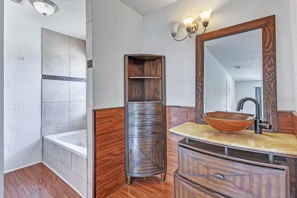 7517 QUAIL RUN COURT Orlando, FL 32819