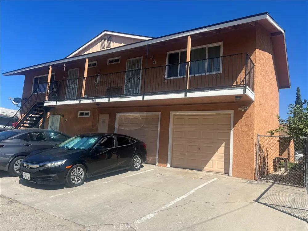 1569 W Ramona Rialto, CA 92376