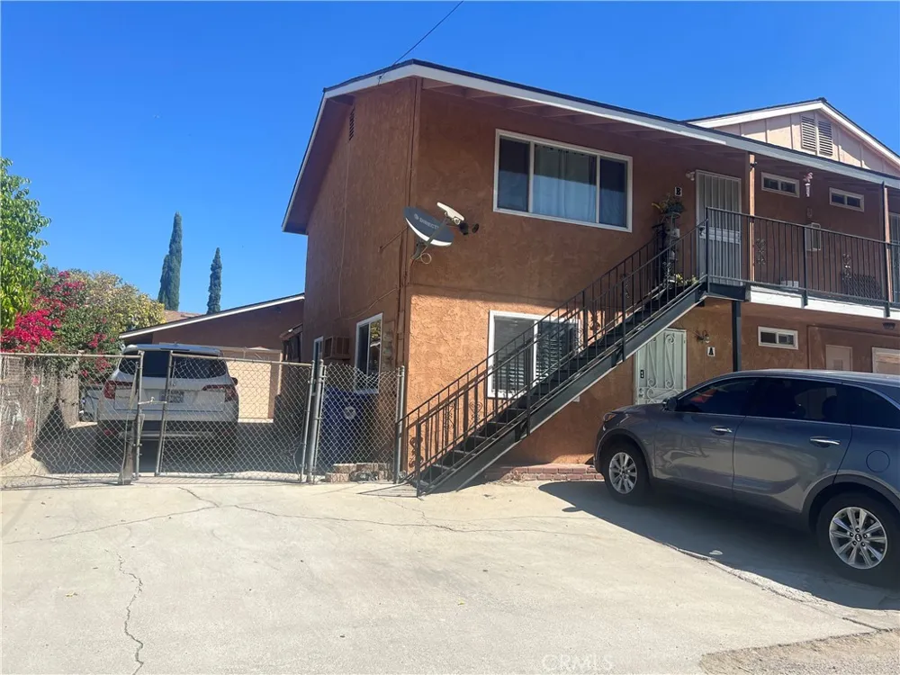 1569 W Ramona Rialto, CA 92376