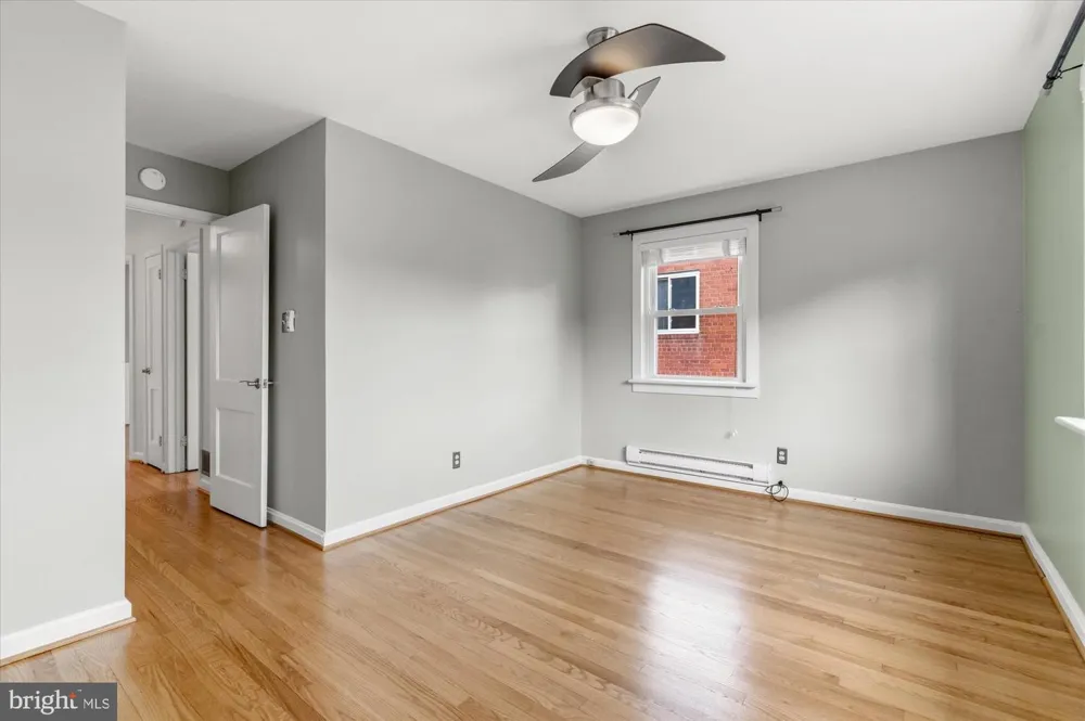 4 E SPRING STREET Alexandria, VA 22301