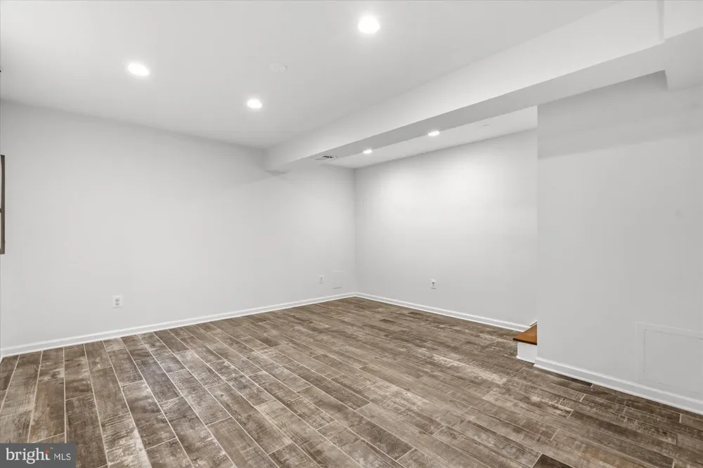 4 E SPRING STREET Alexandria, VA 22301