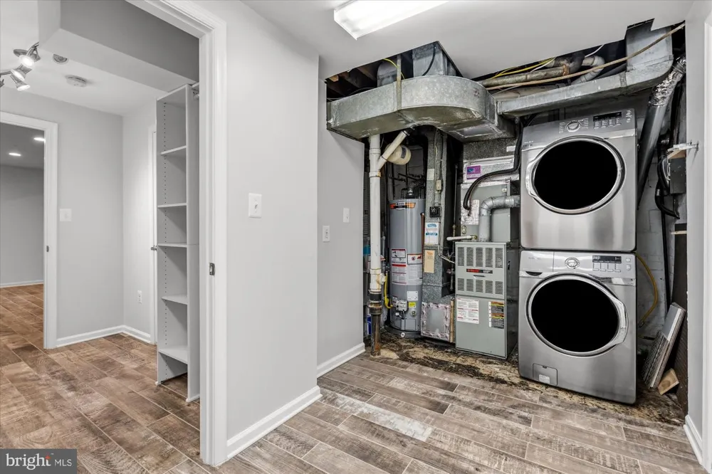 4 E SPRING STREET Alexandria, VA 22301