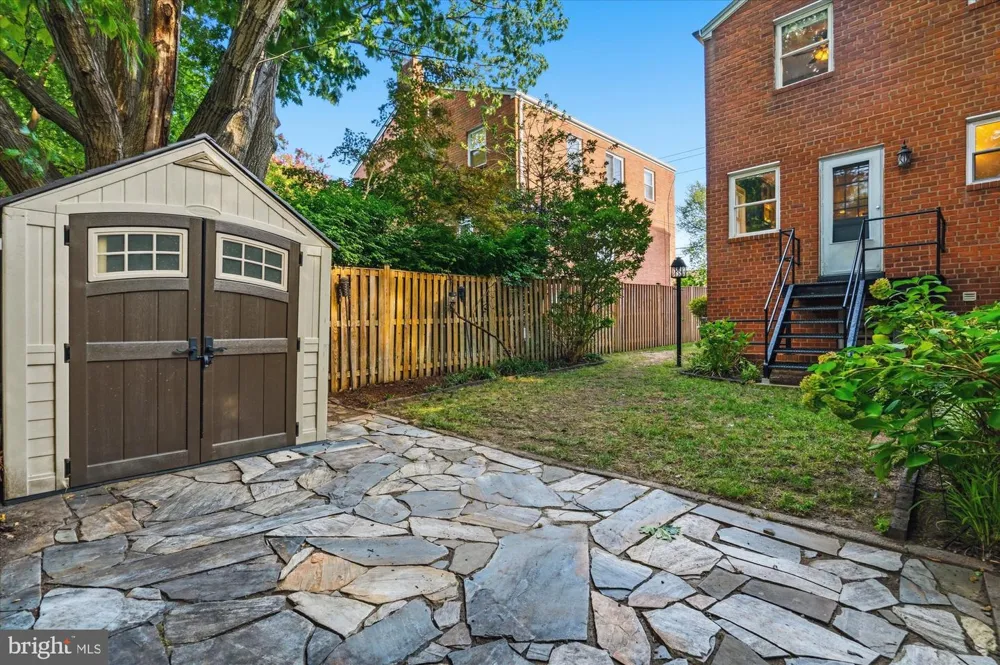 4 E SPRING STREET Alexandria, VA 22301