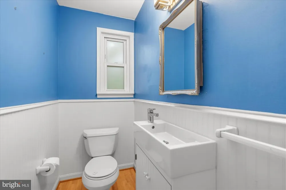 4 E SPRING STREET Alexandria, VA 22301