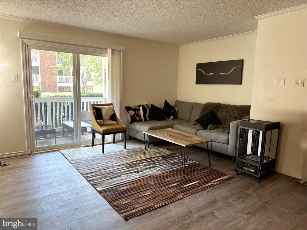 1527 LINCOLN WAY #104 Mclean, VA 22102