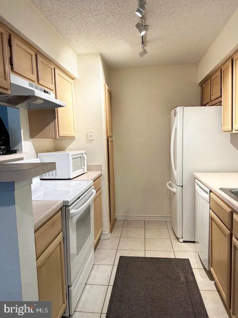 1527 LINCOLN WAY #104 Mclean, VA 22102