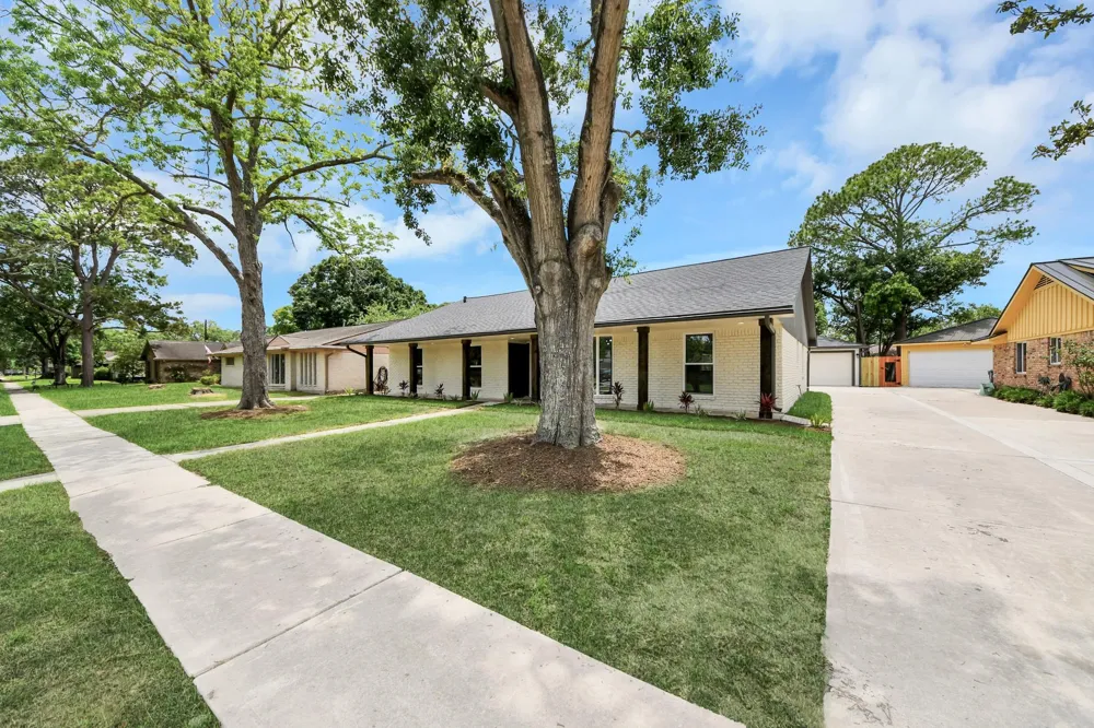 6023 Lattimer Drive Houston, TX 77035