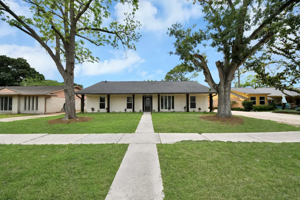 6023 Lattimer Drive Houston, TX 77035