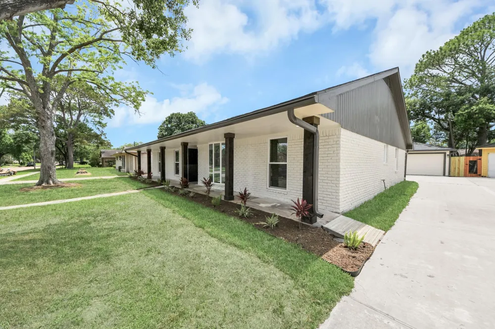 6023 Lattimer Drive Houston, TX 77035