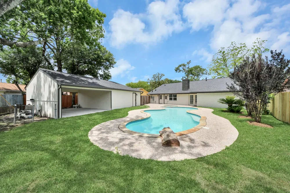 6023 Lattimer Drive Houston, TX 77035
