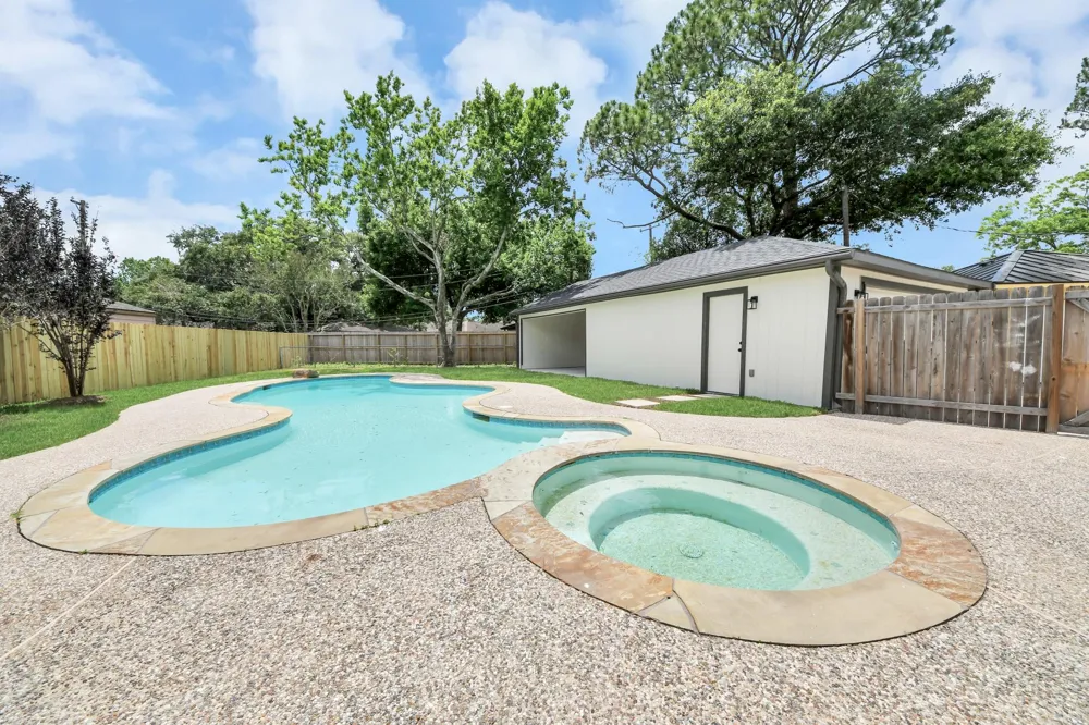 6023 Lattimer Drive Houston, TX 77035