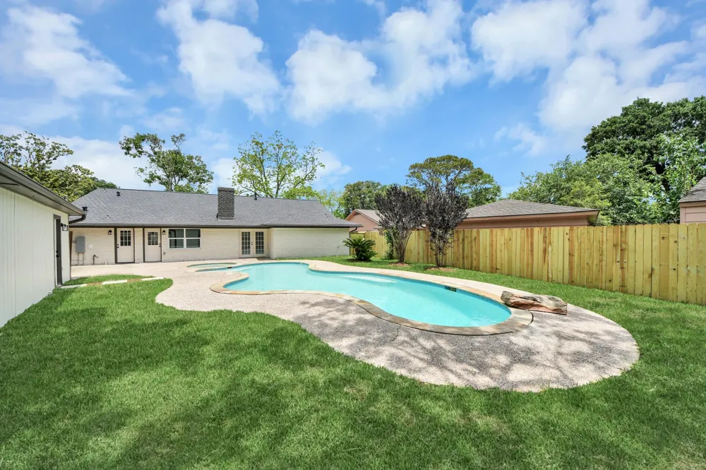 6023 Lattimer Drive Houston, TX 77035