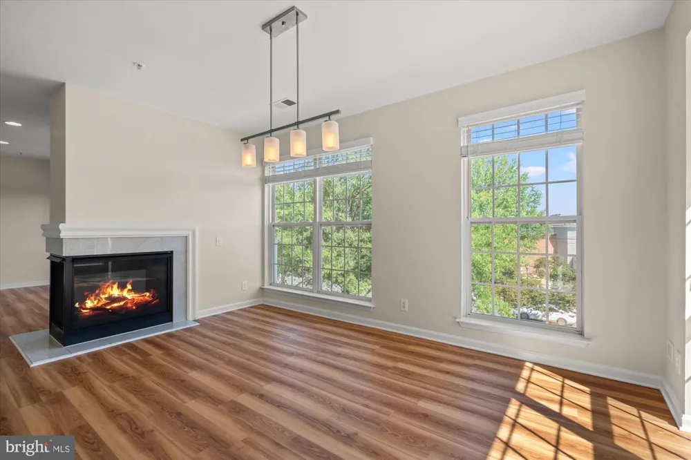 220 FALLSGROVE BOULEVARD #3 Rockville, MD 20850