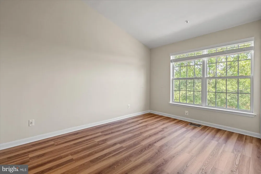 220 FALLSGROVE BOULEVARD #3 Rockville, MD 20850