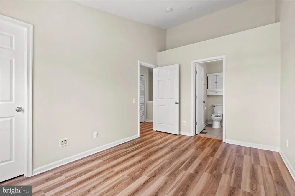 220 FALLSGROVE BOULEVARD #3 Rockville, MD 20850