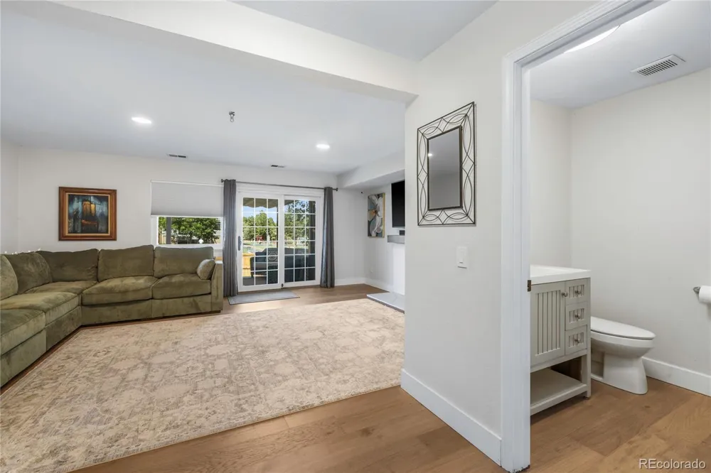 6392 S Emporia Circle Englewood, CO 80111