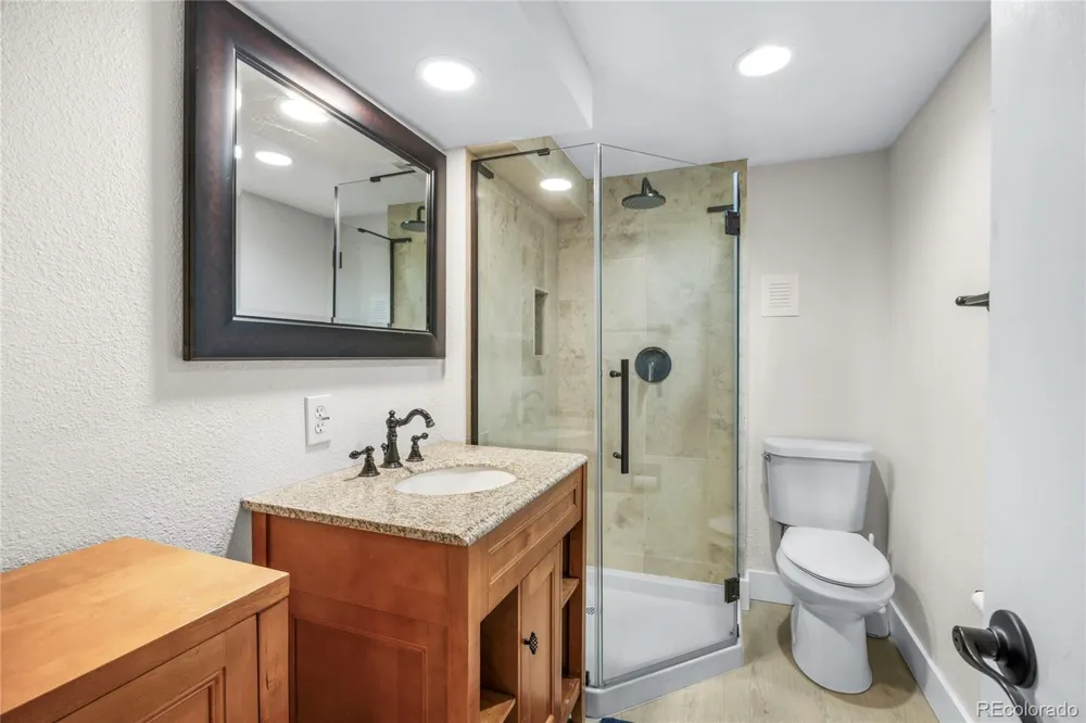 6392 S Emporia Circle Englewood, CO 80111