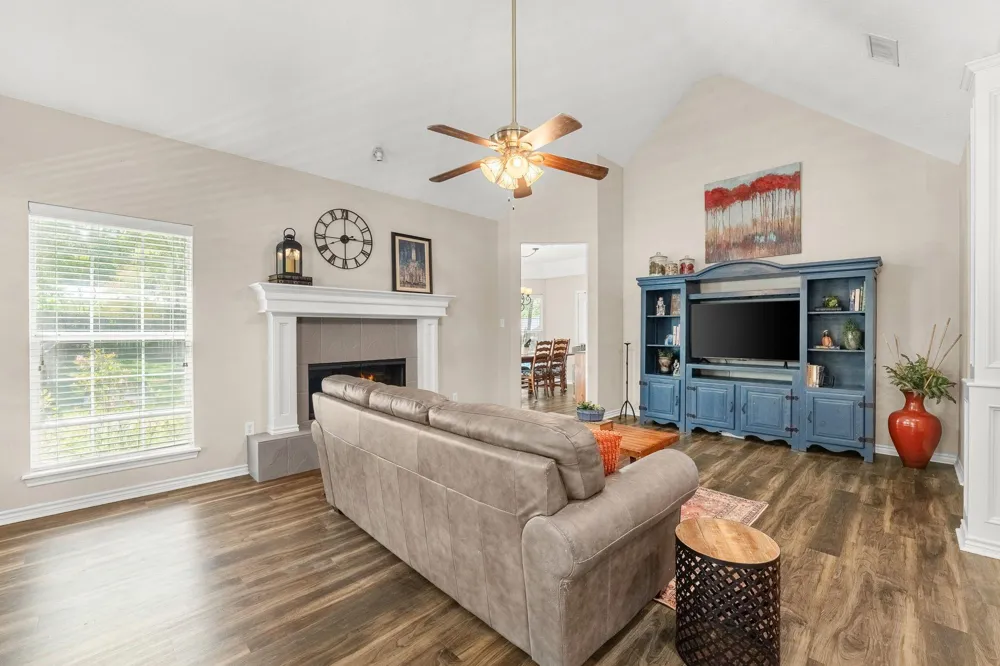 14444 Hill Drive Willis, TX 77318