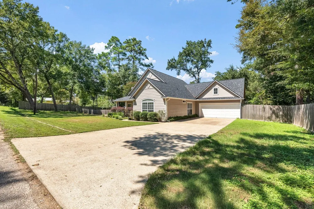 14444 Hill Drive Willis, TX 77318