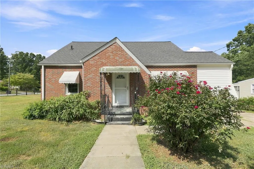 812 Oak Street Reidsville, NC 27320