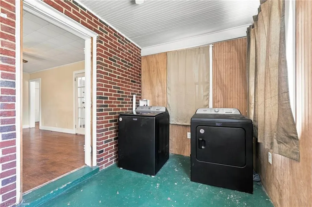 812 Oak Street Reidsville, NC 27320