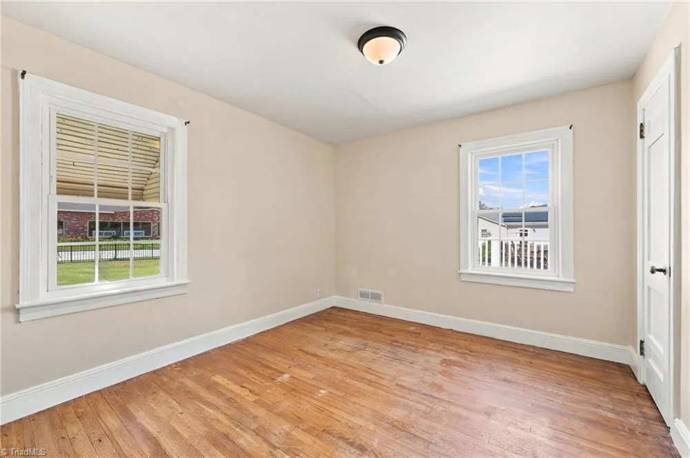 812 Oak Street Reidsville, NC 27320