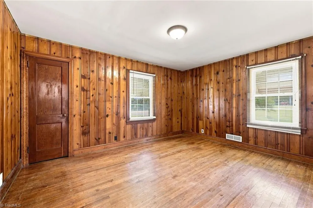 812 Oak Street Reidsville, NC 27320