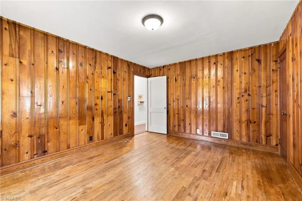 812 Oak Street Reidsville, NC 27320