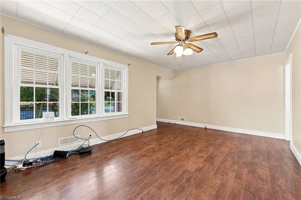 812 Oak Street Reidsville, NC 27320