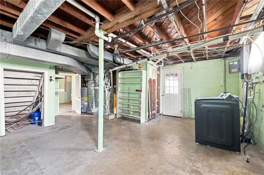 812 Oak Street Reidsville, NC 27320