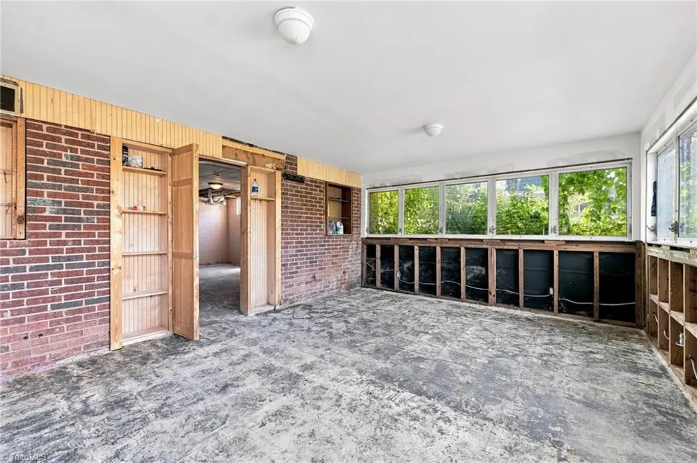 812 Oak Street Reidsville, NC 27320