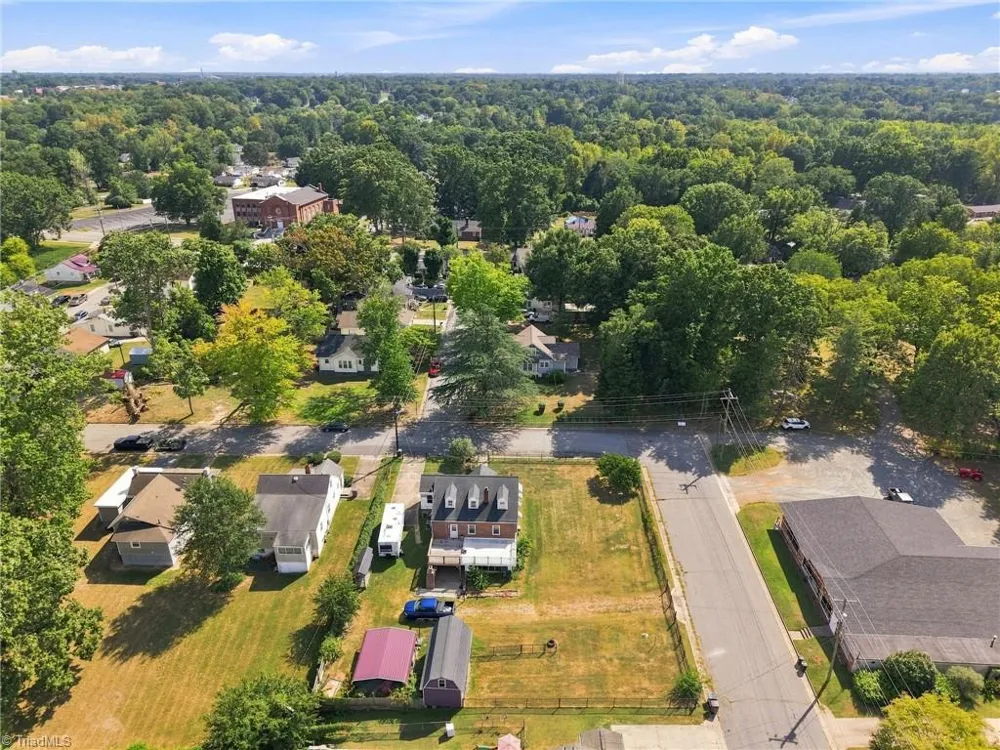 812 Oak Street Reidsville, NC 27320