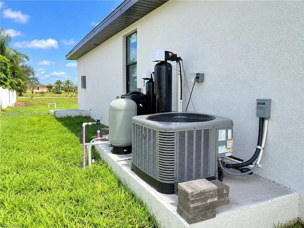 3301 NW 5th Street Cape Coral, FL 33993