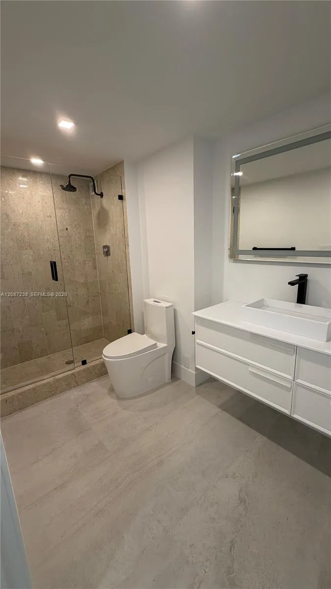 1800 NE 114th St #605 North Miami, FL 33181