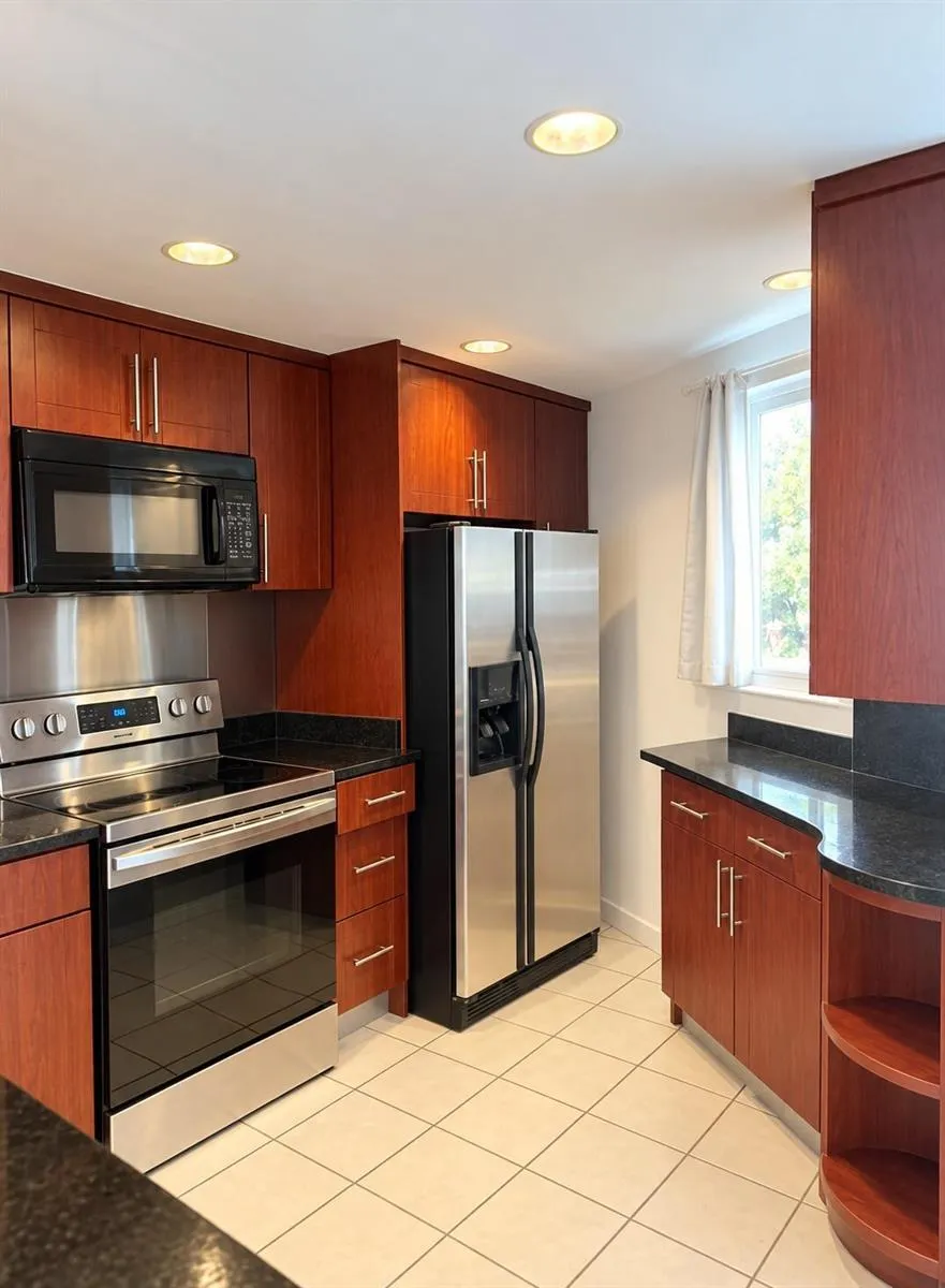 18720 NE 18TH AVENUE #217 Miami, FL 33179