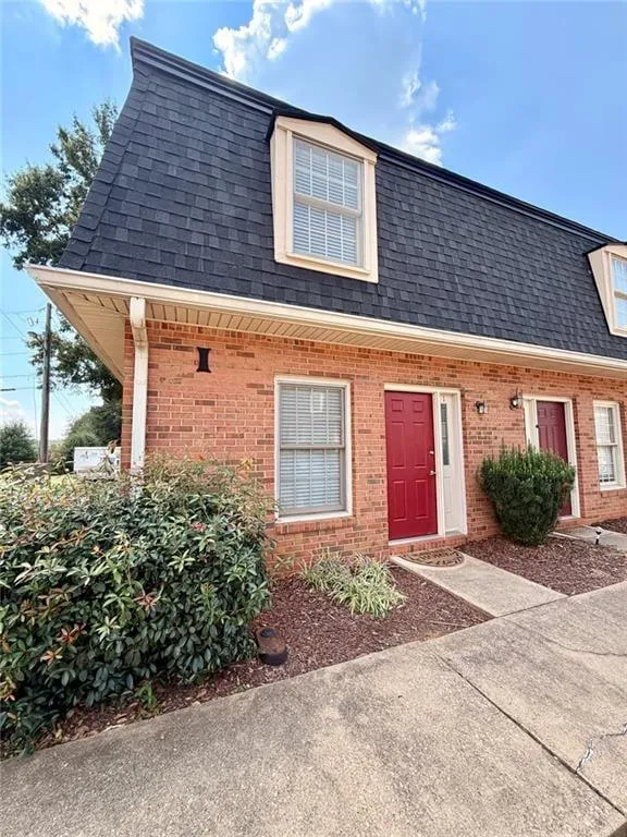 3730 Old Flowery Branch Road #I1 Oakwood, GA 30566