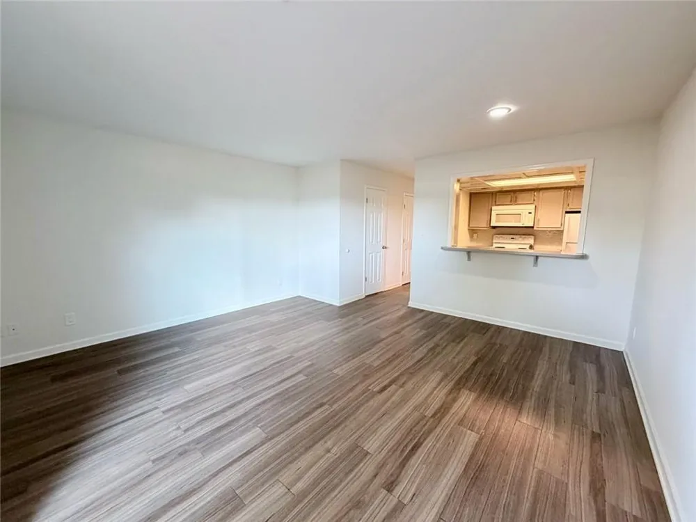 3730 Old Flowery Branch Road #I1 Oakwood, GA 30566