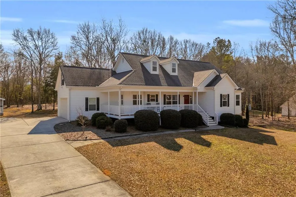 3020 Meadow Trail Loganville, GA 30052