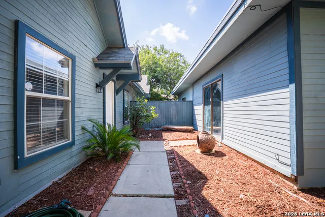 1302 Coldwater Dr San Antonio, TX 78245