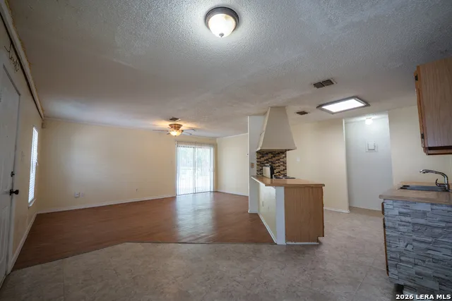 1302 Coldwater Dr San Antonio, TX 78245